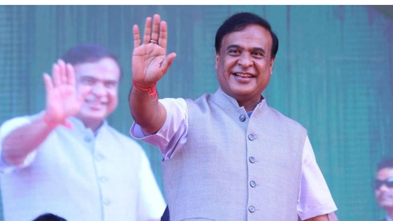 পোষ্ট মেলনৰ আজিৰ সংগীতানুষ্ঠান সন্দৰ্ভত প্ৰতিক্ৰিয়া প্ৰকাশ কৰি মুখ্যমন্ত্ৰী হিমন্ত বিশ্ব শৰ্মাৰ দাবী, পোষ্ট মেলনক চিনি নোপোৱাৰ বাবেই একাংশ লোকে এই অনুষ্ঠানৰ বিৰোধিতা কৰি আছে। অসমত ইতিবাচক কাম কৰিলে একাংশ লোকে বাধা দিবই বুলিও কটাক্ষপূৰ্ণ মন্তব্য কৰে মুখ্যমন্ত্ৰীগৰাকীয়ে।