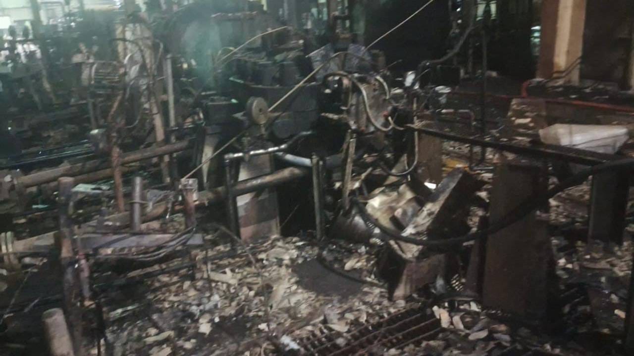 সাৰ কাৰখানাৰ বিষয়া পংকজ গগৈৰ ভাষ্য অনুসৰি সৌভাগ্যক্ৰমে উক্ত দুৰ্ঘটনাত কোনো লোক হতাহত হোৱা নাই। লগতে এতিয়ালৈকে ক্ষতিৰ পৰিমাণ জানিব পৰা হোৱা নাই । এক সুত্ৰৰ তথ্য অনুসৰি অগ্নিকাণ্ডৰ ফলত তৃতীয় গোটৰ এয়াৰ কম্পেছৰ সম্পূৰ্ণৰূপে জ্বলি যায়। অগ্নিকাণ্ড সংঘটিত হোৱা ক্ষন্তেক সময়ত ভিতৰতে অগ্নিনিৰ্বাপক বাহিনী উপস্থিত হোৱাৰ বাবেই এটা বৃহৎ অঘটনৰ পৰা ৰক্ষা পৰে নামৰূপ চহৰ ৷