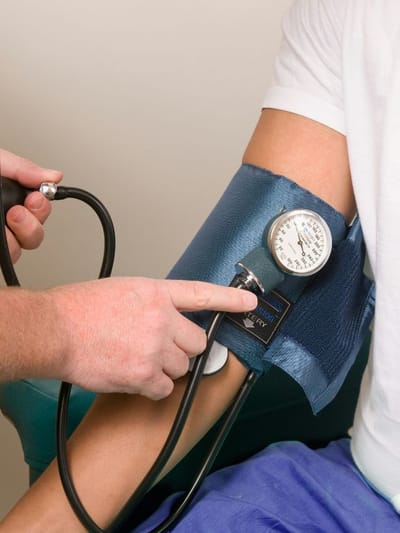 উচ্চ ৰক্তচাপত আক্ৰান্ত যদি শীতকালত কেতিয়াও নাখাব এনে খাদ্য, অন্যথা সমস্যা হ’ব অধিক