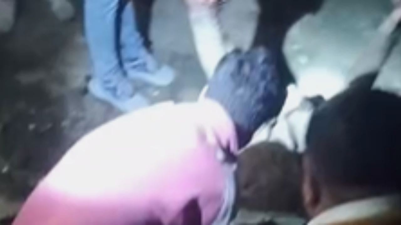 দুৰ্ঘটনা সংঘটিত হোৱাৰ পিছতে স্থানীয় লোকে আৰক্ষীক ঘটনাৰ বিষয়ে অৱগত কৰে। এই খবৰ লাভ কৰাৰ লগে লগে স্থানীয় ৰূপহীহাট আৰক্ষী দুৰ্ঘটনাস্থলীত উপস্থিত হয় আৰু মৃতদেহ তিনিটা উদ্ধাৰ কৰি মৰণোত্তৰ পৰীক্ষাৰ বাবে নগাঁৱলৈ প্ৰেৰণ কৰে।