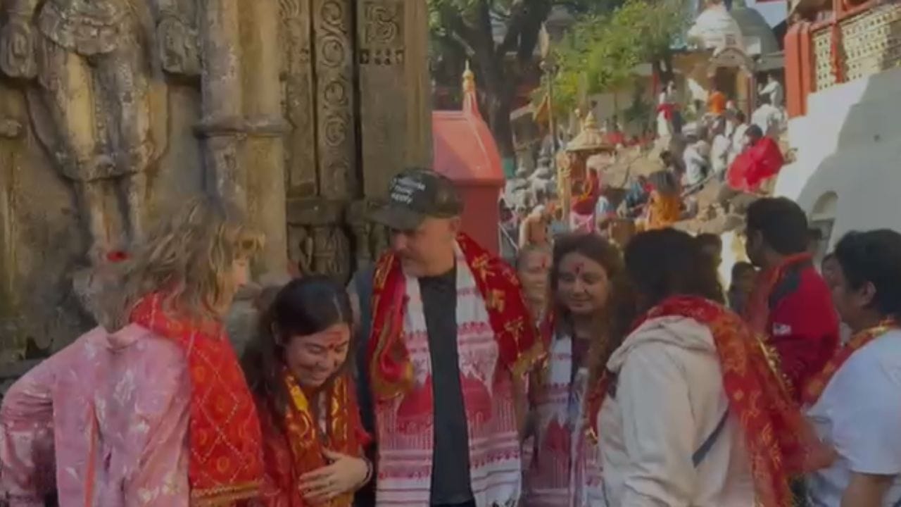 অতিথি শিল্পীসকলৰ ভিতৰত আছিল ক্ৰীষ্টিন ৰোজছ আৰু জেৰেমিলিষ্টা, দুয়োজনকে অনুষ্ঠানৰ সময়ত প’ষ্ট মেলনৰ সৈতে দেখা পাব পাৰে।