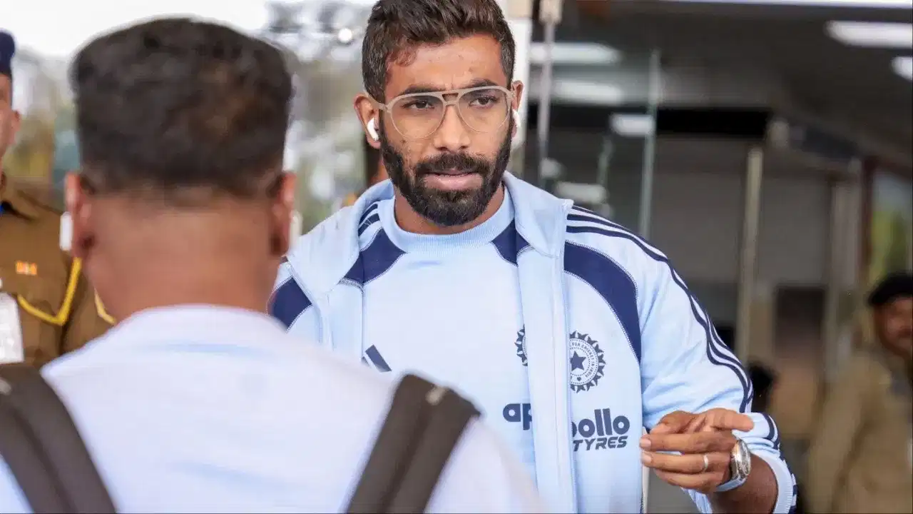 যশপ্ৰীত বুমৰাহৰ উঠিল প্ৰচণ্ড খং, কাঢ়ি ললে ফোন! কি হৈছিল? যশপ্ৰীত বুমৰাহৰ উঠিল প্ৰচণ্ড খং, কাঢ়ি ললে ফোন! কি হৈছিল?