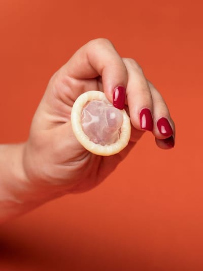 ফ্লেভাৰ্ড কণ্ডম ব্যৱহাৰৰ ফলত হ’ব পাৰে বিপদ! ব্যৱহাৰৰ পূৰ্বে জানি লওক এনে পাৰ্শ্বক্ৰিয়াৰ বিষয়ে