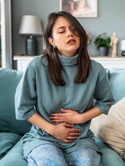 মহিলাৰ প্ৰস্ৰাৱ সংক্ৰমণ কিয় হয় ? ইয়াৰ লক্ষণ আৰু প্ৰতিৰোধৰ উপায় জানক