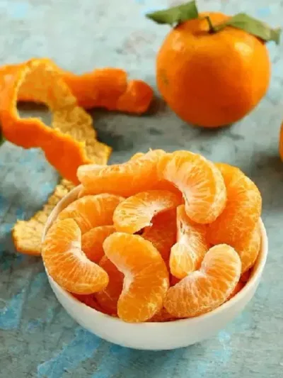 কমলা খাই পেলাই নিদিব বাকলি, কমলাৰ লগতে বাকলিৰ উপকাৰী গুণৰ বিষয়ে জানি হ’ব আচৰিত!