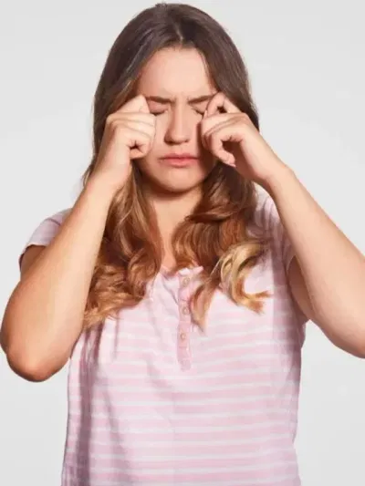 চকু দুৰ্বল হোৱাৰ আৰম্ভণিতে এইসমূহ লক্ষণে দেখা দিয়ে, জানক…