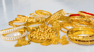 Gold Price Today: সোণৰ কমিল, ৰূপৰ বাঢ়িৰ! আজি দিনটোৰ প্ৰকৃত দাম কিমান, জানক…