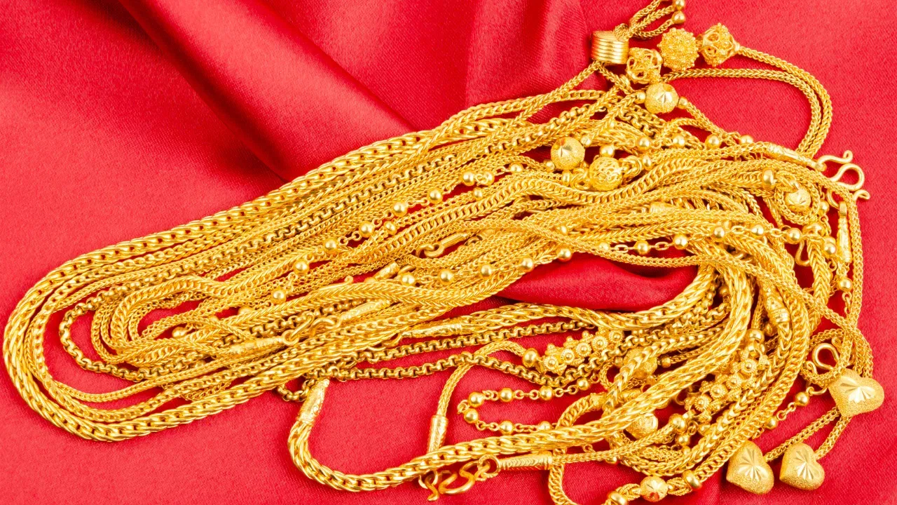 আজি ১৮ কেৰেট ১ গ্ৰাম সোণৰ মূল্য ১০,০৬৪ টকা। ১০ গ্ৰাম সোণৰ মূল্য ১,০০,৬৪০ টকা। কালিৰ দিনটোত ইয়াৰ পৰিমাণ আছিল ১,০০,৬৪০ টকা। আজি ১০০ গ্ৰাম সোণৰ মূল্য ১০,০৬,৪০০ টকা।