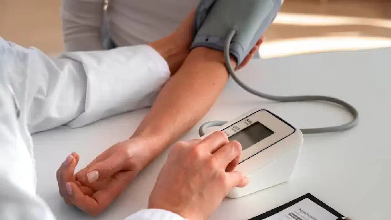 Blood Pressure: উচ্চ ৰক্তচাপ থকা ৰোগীয়ে নাখাব এই ৫ বিধ খাদ্য, সবিশেষ... Blood Pressure: উচ্চ ৰক্তচাপ থকা ৰোগীয়ে নাখাব এই ৫ বিধ খাদ্য, সবিশেষ...