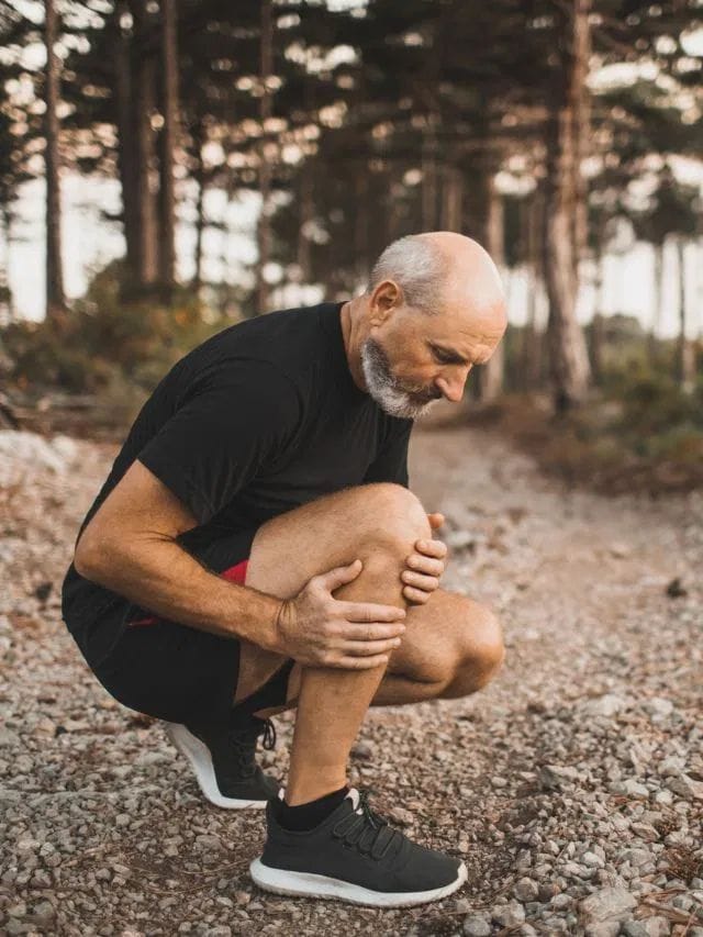 কি কি কাৰণত আঁঠুৰ বিষ হয়? হ'ব পাৰে এই জটিল ৰোগ...