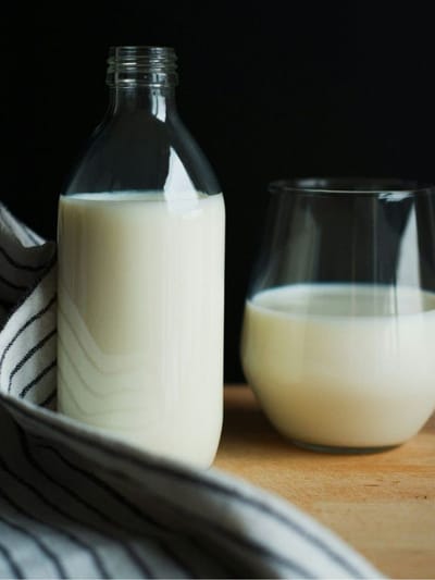 গাখীৰৰ সৈতে মিহলাই লওক এই ৫ বিধ খাদ্য, লাভ কৰিব অপৰিসীম সুফল