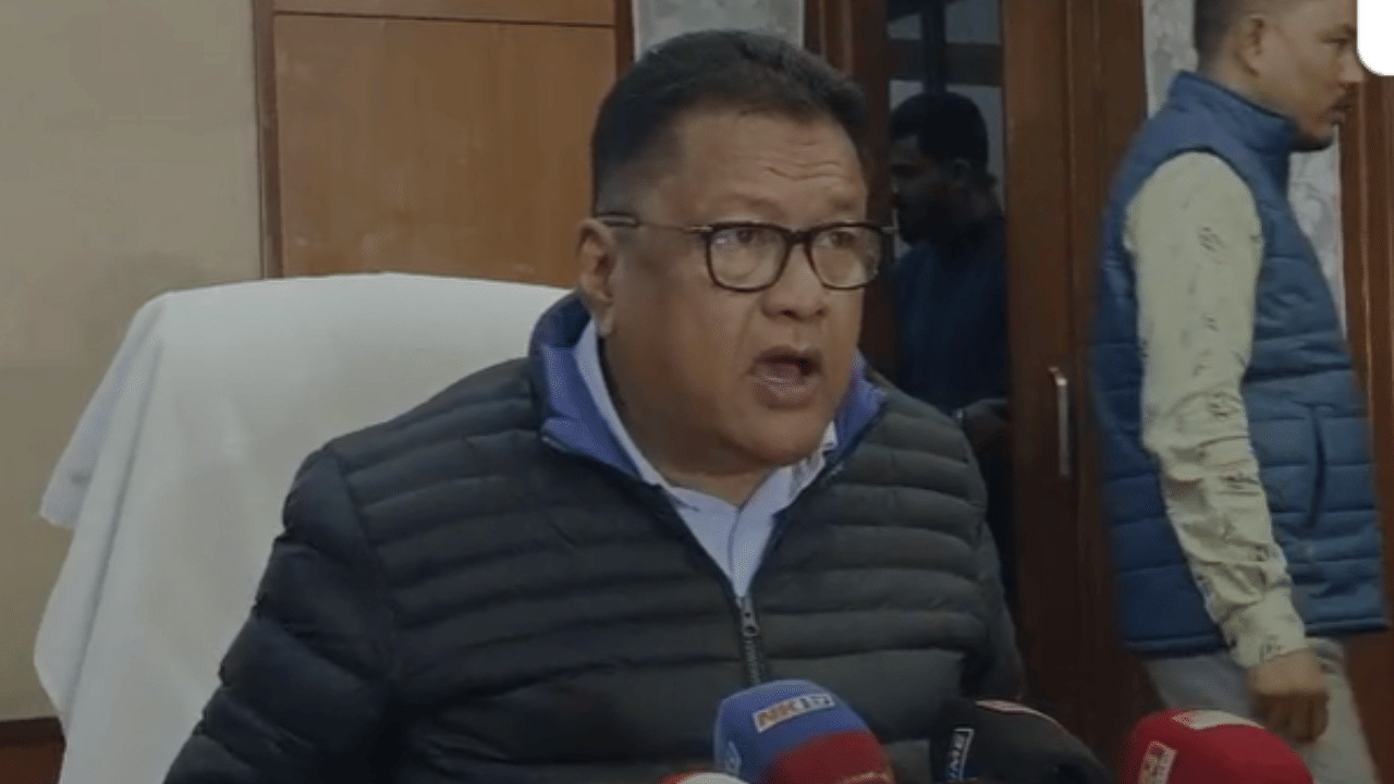 শিক্ষামন্ত্ৰীগৰাকীয়ে উল্লেখ কৰা অনুসৰি, মুঠ ৫ টা ভাষাত যাব এই SMS। এই ভাষাকেইটা হ'ল-অসমীয়া, বড়ো, ইংৰাজী, বঙালী আৰু হিন্দী ভাষা। BTR ত বড়ো ভাষাত যাব SMS আৰু আন প্ৰান্তত যাব অসমীয়া ভাষাত। ইয়াৰোপৰি বৰাকত যাব বঙালী ভাষাত।