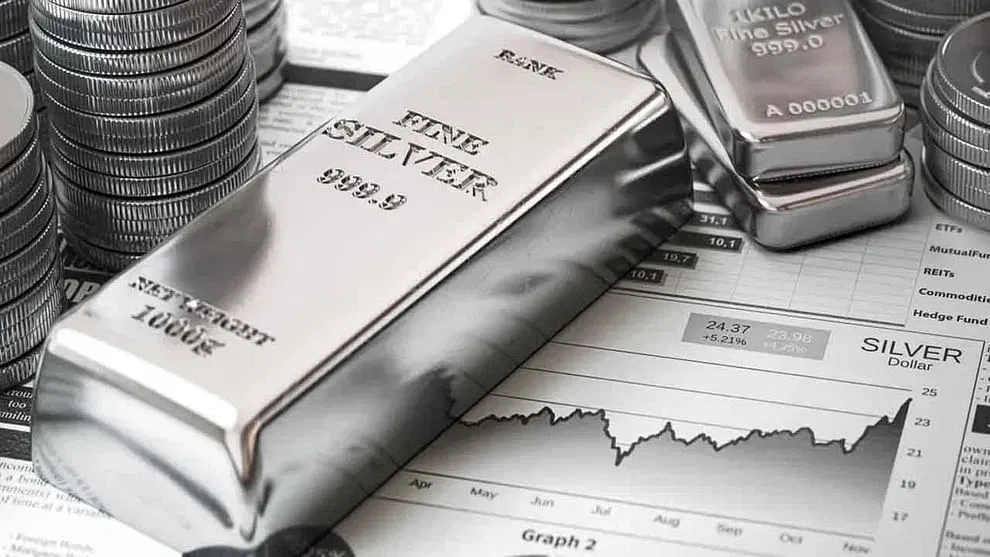 ইফালে আজি গুৱাহাটীত ৰূপৰ দাম প্ৰতি গ্ৰামত ২০৮ টকা হৈছে। অৰ্থাৎ আজি গুৱাহাটীত প্ৰতি কিলোগ্ৰাম ৰূপৰ দাম হৈছে ২,০৮,০০০ টকা।