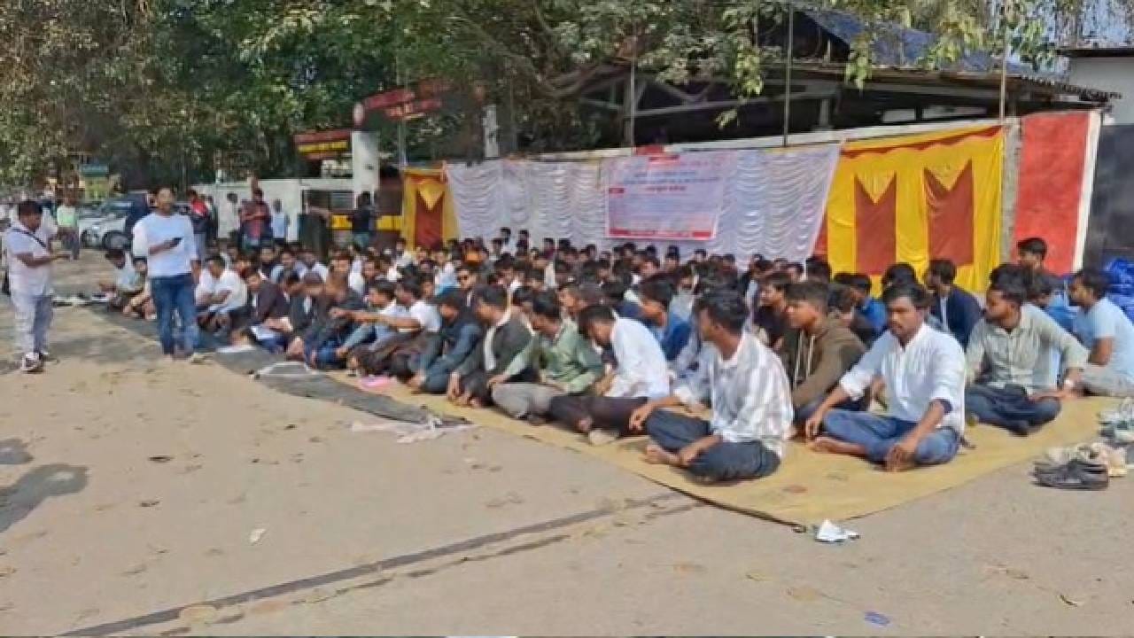 SRৰ জৰিয়তে সংখ্যালঘু ৰাইজক হাৰাশাস্তি কৰাৰ অভিযোগ।  Special Revision(SR)প্ৰক্ৰিয়াত চলি থকা ষড়যন্ত্ৰ, বিসংগতি, অনিয়ম তথা আইন বহিৰ্ভূত কাৰ্যকলাপ আদিৰ বিৰুদ্ধে  চৰকাৰৰ বিৰুদ্ধে গৰজি উঠিল আমছু। ৰাজ্যজুৰি প্ৰতিবাদৰ হুংকাৰ সংগঠনটোৰ।