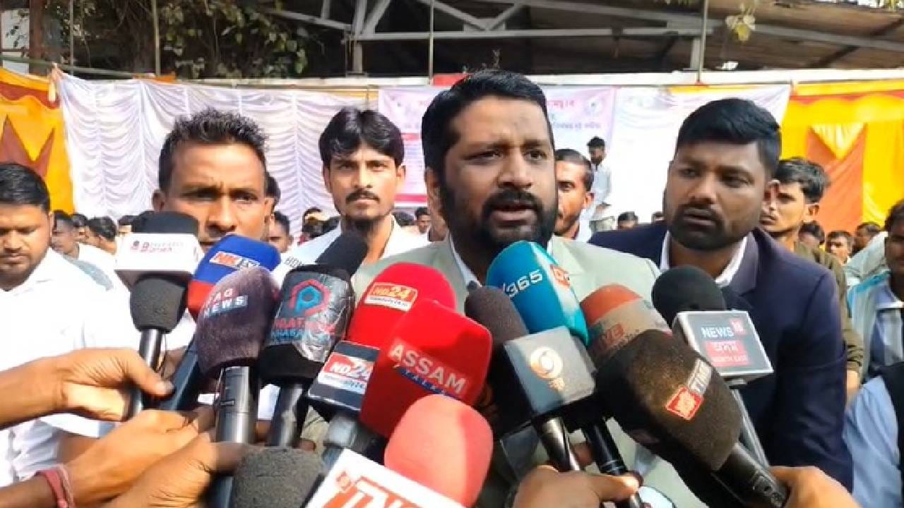 সংবাদ মাধ্যমৰ আগত সংগঠনটোৰ কেন্দ্ৰীয় সভাপতি   ইমতিয়াজ হুছেইনে কয়,  "বিজেপি চৰকাৰ গণতন্ত্ৰক হত্যাৰ বাবে উঠিপৰি লাগিছে। জীৱিত মানুহত মৃত ৰূপ দিছে। অচিনাক্ত মানুহ নাম সন্নিবিষ্ট কৰা হৈছে। তাৰ বাবে এই প্ৰতিবাদ কৰিছো।"