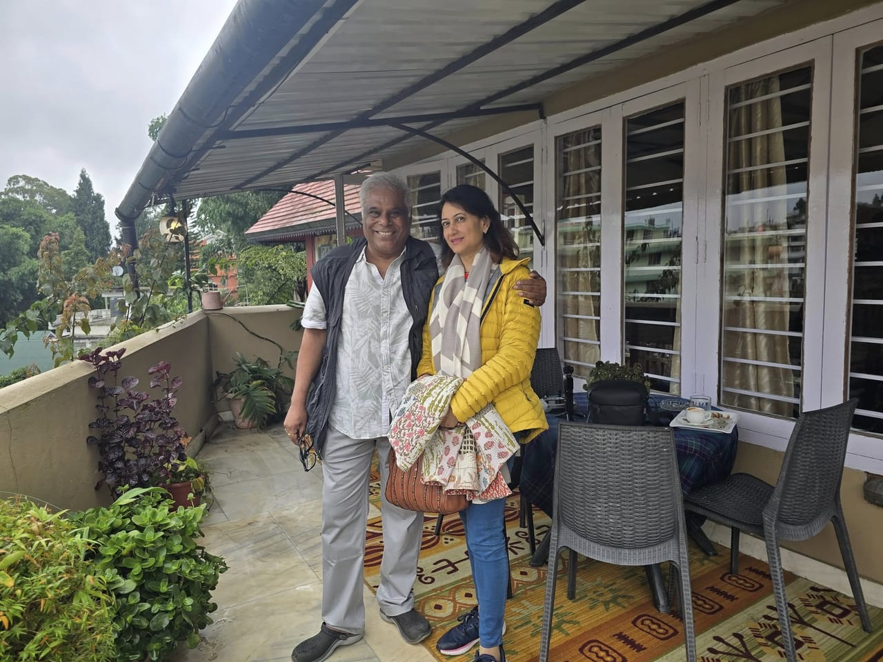 সম্প্ৰতি এখন ব্যক্তিগত চিকিৎসালয়ত চিকিৎসাধীন হৈ আছে বিশিষ্ট অভিনেতাগৰাকীৰ লগতে পত্নী ৰূপালী বৰুৱা। দুৰ্ঘটনাটোত গুৰুতৰভাবে আঘাতপ্ৰাপ্ত হয় বাইক চালক জনো।