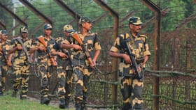 হিংসাজৰ্জৰ বাংলাদেশ, চিকেনছ নেকত উচ্চ ফেনচিং স্থাপন বিএছএফৰ