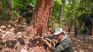 গণৰাজ্য দিৱসৰ দিনাই ভয়ংকৰ আক্ৰমণ, নক্সালবাদীৰ ধাৰাবাহিক বিস্ফোৰণত ১১ জন নিৰাপত্তাকৰ্মী আহত