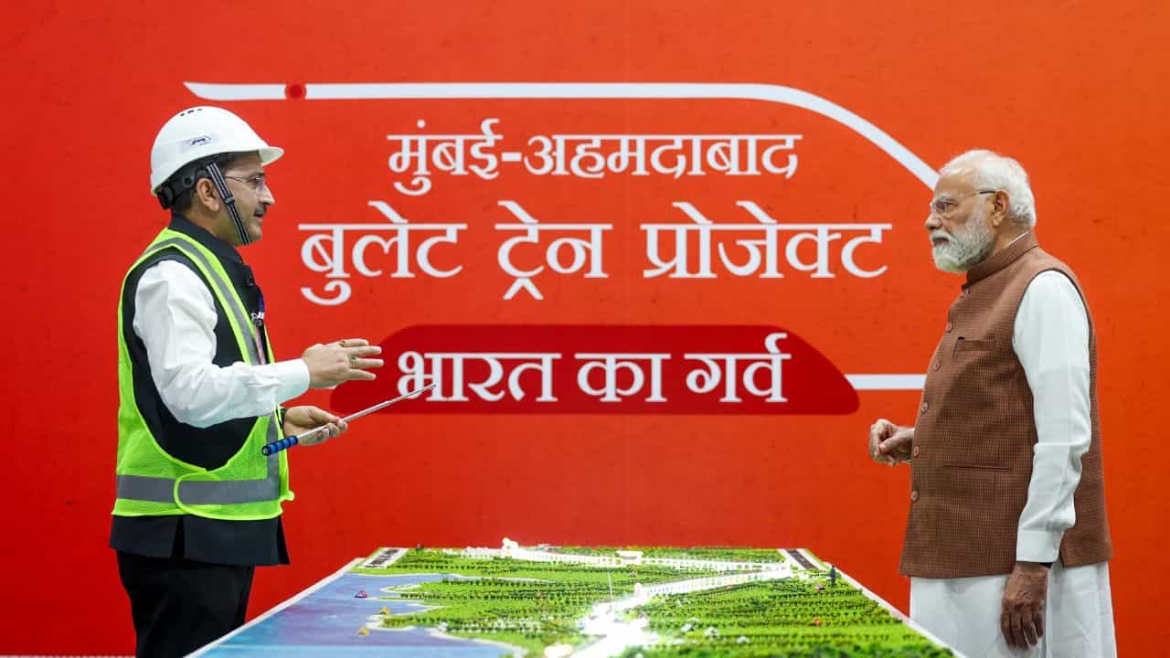 ভাৰতত কেতিয়া চলিব বুলেট ট্ৰেইন? বছৰৰ প্ৰথমতেই স্থান আৰু তাৰিখ জনালে কেন্দ্ৰীয় ৰেলমন্ত্ৰীয়ে