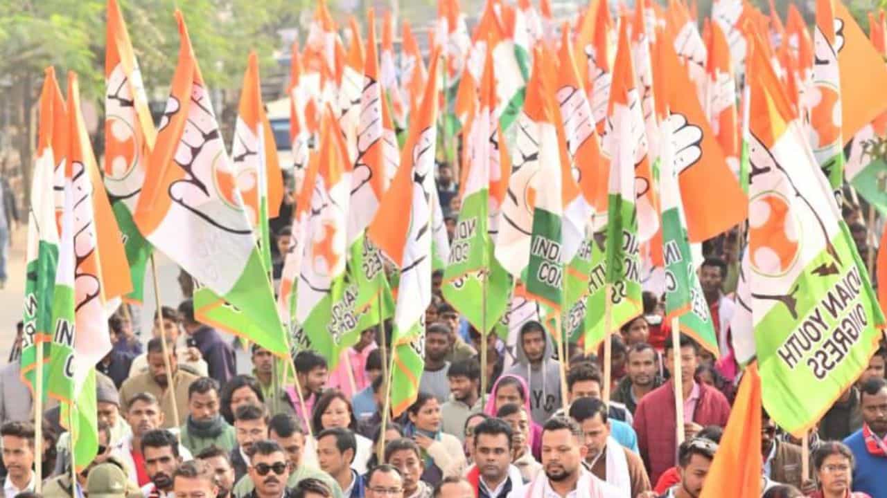 অসমত কংগ্ৰেছৰ নিৰ্বাচনী যুঁজ পৰ্যবেক্ষণ কৰিব তিনি ৰাষ্ট্ৰীয় নেতাই, থাকিব প্ৰিয়ংকা গান্ধীও