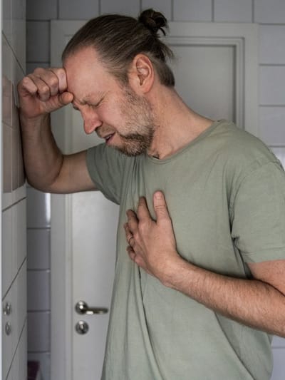 হৃদৰোগৰ পৰা আঁতৰি থাকিব বিচাৰেনে? তৎক্ষণাত ত্যাগ কৰক এই তিনিটা অভ্যাস