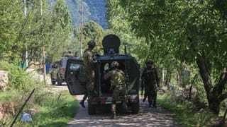 জম্মুত সেনাৰ গুলীত নিহত পাকিস্তানী সন্ত্ৰাসবাদী উছমান, মাভি-আখতাৰক বিচাৰি অভিযান সেনাৰ