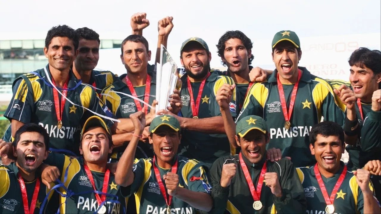টি-২০ বিশ্বকাপৰ দ্বিতীয় সংস্কৰণত পাকিস্তানে জয়লাভ কৰে। ২০০৯ চনত ইউনিছ খানৰ অধিনায়কত্বত পাকিস্তানে শ্ৰেষ্ঠত্ব অৰ্জন কৰে। ইয়াৰ পিছত ২০১০ চনত পল কলিংউডৰ নেতৃত্বত ইংলেণ্ডে আৰু ২০১৪ চনত লাসিথ মালিংগাৰ নেতৃত্বত শ্ৰীলংকাই টি-২০ বিশ্বকাপ জয় কৰে।
