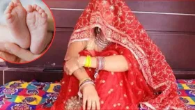 বিয়াৰ ফুলশয্যা নিশা কইনাৰ উঠিল পেটৰ বিষ… চিকিৎসক অহাৰ পিছতে আচৰিত ঘটনা...