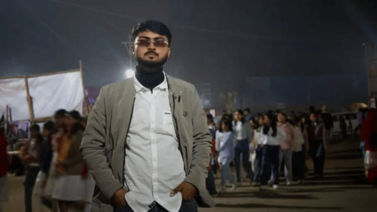 মৃত দুজন ৰিতামণি চৌধুৰী আৰু পুত্ৰ মোজাক্কিৰ চৌধুৰী বুলি চিনাক্ত হৈছে। অগ্নিদগ্ধ হৈ দুই মাতৃ-পুত্ৰই মৃত্যুক সাৱতি লয়। ৰঙিয়াৰ কানিকুছিত সংঘটিত হৈছে এই ঘটনা। ঘটনাৰ বিষয়ে অৱগত হোৱাৰ লগে লগে আৰক্ষী উপস্থিত হৈ মৃতদেহ উদ্ধাৰ কৰি মৰণোত্তৰ পৰীক্ষাৰ বাবে প্ৰেৰণ কৰে।