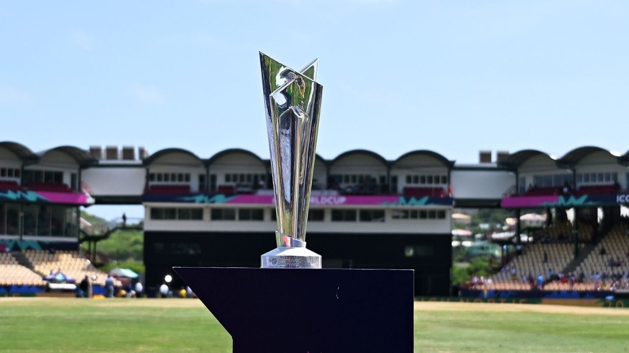 অহা ৭ ফেব্ৰুৱাৰীৰ পৰা আৰম্ভ হ’ব টি-২০ বিশ্বকাপ। এয়া হ’ব ক্ৰিকেটৰ এই চমু ফৰ্মেটটোৰ দশম সংস্কৰণ। পূৰ্বৰ ৯টা সংস্কৰণত ৮টা ভিন্ন অধিনায়কে বিশ্বকাপ খিতাপ লাভ কৰিছে। কেৱল মাত্ৰ এগৰাকী অধিনায়কে দুবাৰকৈ এই অনন্য সফলতা লাভ কৰিবলৈ সক্ষম হৈছে।