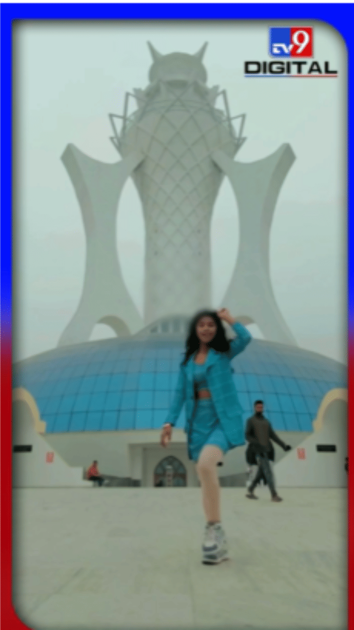 শ্বহীদ স্মাৰকত নৃত্য কৰি ভাইৰেল যুৱতী…