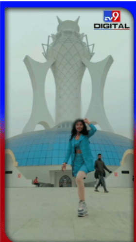 শ্বহীদ স্মাৰকত নৃত্য কৰি ভাইৰেল যুৱতী...