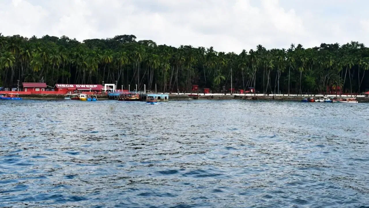 কেন্দ্ৰীয় গৃহমন্ত্ৰী অমিত শ্বাহৰ আন্দামান-নিকোবৰ দ্বীপপুঞ্জ ভ্ৰমণৰ পিছতে দ্বীপপুঞ্জটো চৰ্চালৈ আহে। আন্দামান নামটো যথেষ্ট আকৰ্ষণীয়। আপুনি কেতিয়াবা ভাবিছেনে এই নামটো কোন ভাষাৰ পৰা আহিছে আৰু ইয়াৰ বজৰংগবলীৰ লগত কি সম্পৰ্ক? ফটো: Pixabay/Unsplash