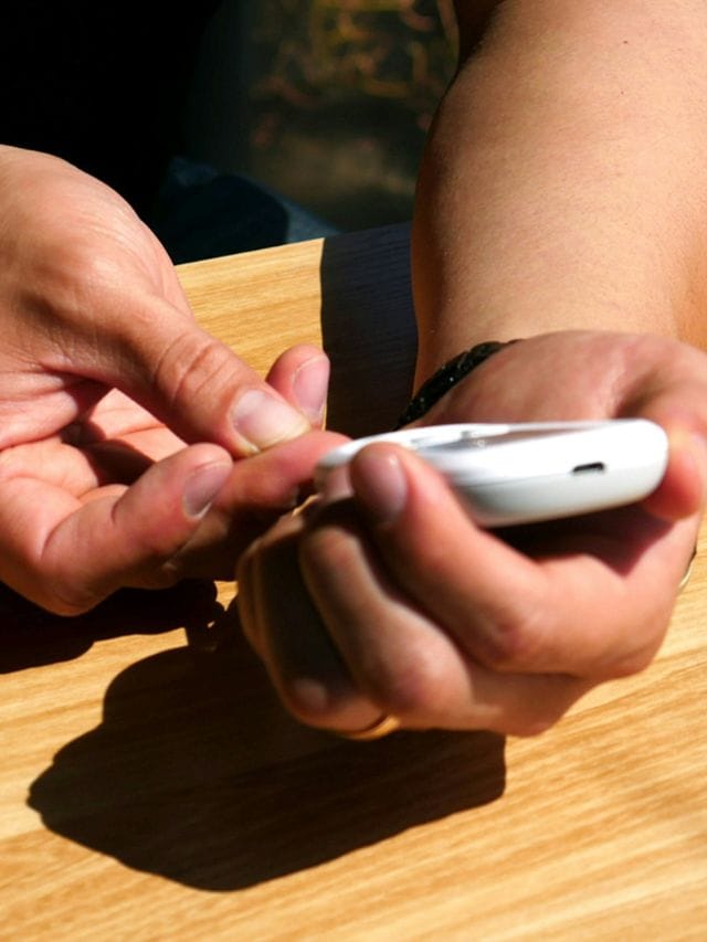 আপোনাৰ ছালত দেখিছে নেকি এনে লক্ষণ? সাৱধান, নীৰৱে বাঢ়িব পাৰে ব্লাড চুগাৰ!