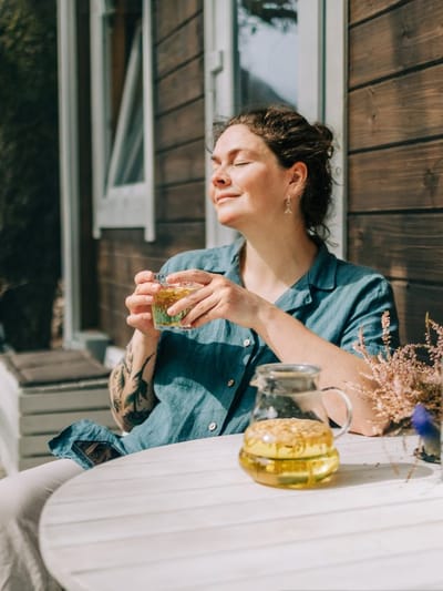 ৰাতিপুৱা কিয় ৰ’দ ল’ব লাগে ? ইয়াৰ পাঁচটা বিশেষ উপকাৰিতা জানক