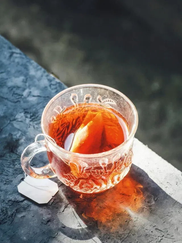 দৈনিক ৰঙা চাহ খালে স্বাস্থ্যৰ ওপৰত কেনে প্ৰভাৱ পাৰে? জানক…