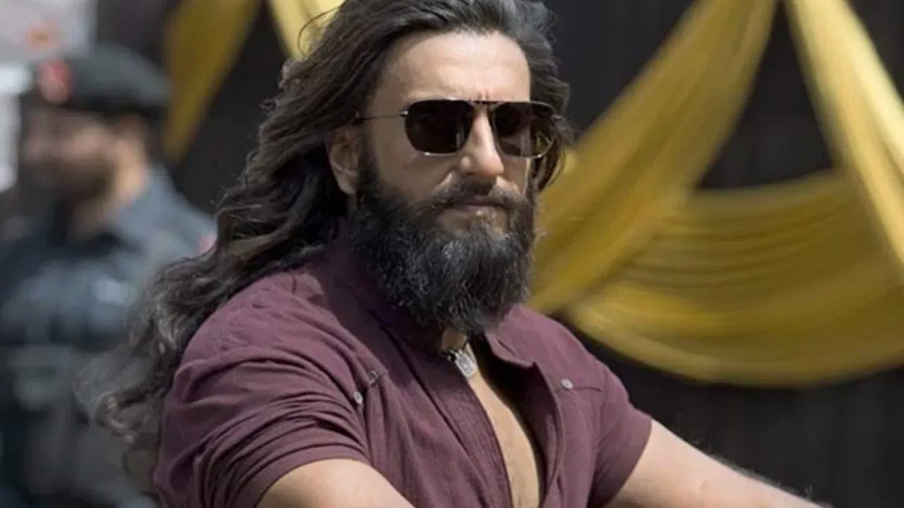 ২০২৫ চনৰ ৫ ডিচেম্বৰত ছবিগৃহত মুক্তি লাভ কৰা ছবিখনৰ ছবিখন এতিয়াও চৰ্চা চলি আছে। "ধুৰন্ধৰ" কেতিয়া অ'টিটিত মুক্তি পাব সেই সন্দৰ্ভতো বহু চৰ্চা। যদি আপুনিও ইয়াৰ OTT মুক্তিৰ বাবে অপেক্ষা কৰি আছে, তেন্তে আপোনাৰ বাবে কিছু ভাল খবৰ আছে।