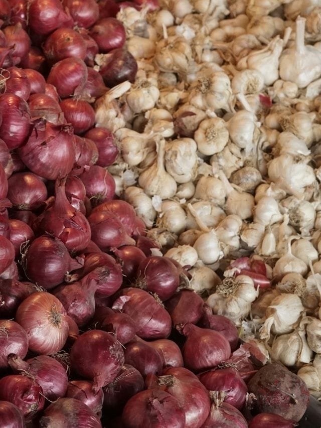 পিঁয়াজ আৰু নহৰু একেলগে খালে দেহত কি প্ৰভাৱ পৰে? জানক ইয়াৰ বিস্ময়কৰ উপকাৰিতা!