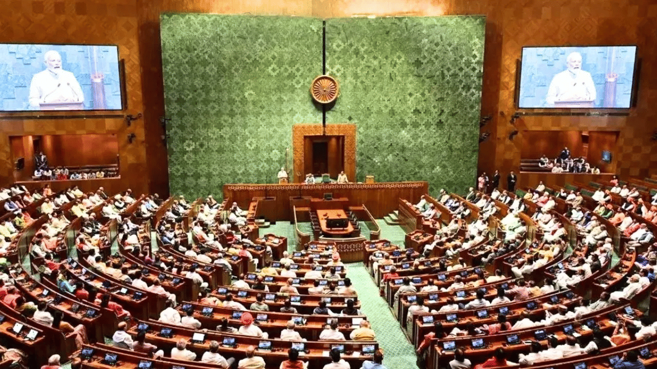 এই ঘটনাৰ পাছতে চৰকাৰে বিভিন্ন কৌশল অৱলম্বন কৰে। পাছত বাজেটৰ নথি-পত্ৰৰ ছপাৰ কাম মিণ্টো ৰোডৰ ভাৰত চৰকাৰ প্ৰেছলৈ স্থানান্তৰিত কৰাৰ সিদ্ধান্ত লোৱা হয়। নিৰাপত্তাৰ বাবে প্ৰৱেশ নিষিদ্ধ প্ৰৱেশ, ছীল কৰা চৌহদ, আৰু এতিয়া বন্ধ হৈ যোৱা "লক-ইন" পৰম্পৰাকে ধৰি কঠোৰ নিৰাপত্তা ব্যৱস্থা কাৰ্যকৰী কৰা হয়। বাজেট ছপাৰ লগত জড়িত লোকসকল বাজেটৰ দিনটোলৈকে বাহিৰৰ জগতৰ পৰা সংযোগ বিচ্ছিন্ন ৰাখে।