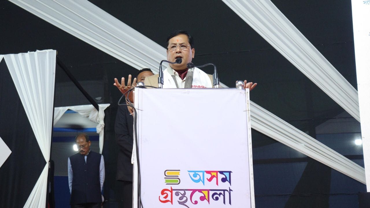 কেন্দ্ৰীয় মন্ত্ৰীজনক সংগ দিয়ে অসম প্ৰকাশন পৰিষদৰ সচিব প্ৰমোদ কলিতা, বিকুল ডেকা, অধ্যক্ষ, অসম পেট্ৰকেমিকেল লিমিটেড, বিজেপি অসম প্ৰদেশৰ সম্পাদক লক্ষ্য কোঁৱৰে৷ কেন্দ্ৰীয় মন্ত্ৰীগৰাকীয়ে গ্ৰন্থমেলাৰ বাকৰিত ৰাষ্ট্ৰীয় সামুদ্ৰিক ঐতিহ্য চৌহদ আৰু বিভিন্ন প্ৰকাশন গোষ্ঠীৰ বিপনী পৰিদৰ্শন কৰে আৰু ড° ভূপেন হাজৰিকা আৰু জুবিন গাৰ্গ সম্পৰ্কীয় গ্ৰন্থ ক্ৰয় কৰে মন্ত্ৰীগৰাকীয়ে।