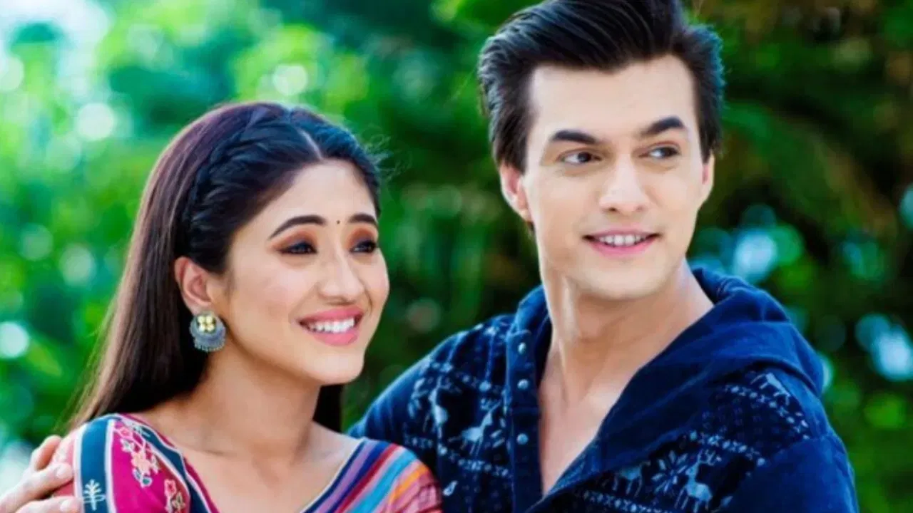 শিৱাংগীয়ে তেওঁৰ "য়েহ ৰিষ্টা ক্যা কেহলাতা হ্যেয়"ৰ সহ অভিনেতা মহছিন খানৰ সৈতেও ডেটিং কৰিছে। কোৱা হয় যে ২০১৭ চনত তেওঁলোকৰ সম্পৰ্ক আৰম্ভ হৈছিল। অৱশ্যে ২০২০ চনত তেওঁলোকৰ মাজত সম্পৰ্ক বিচ্ছেদ হৈছিল।