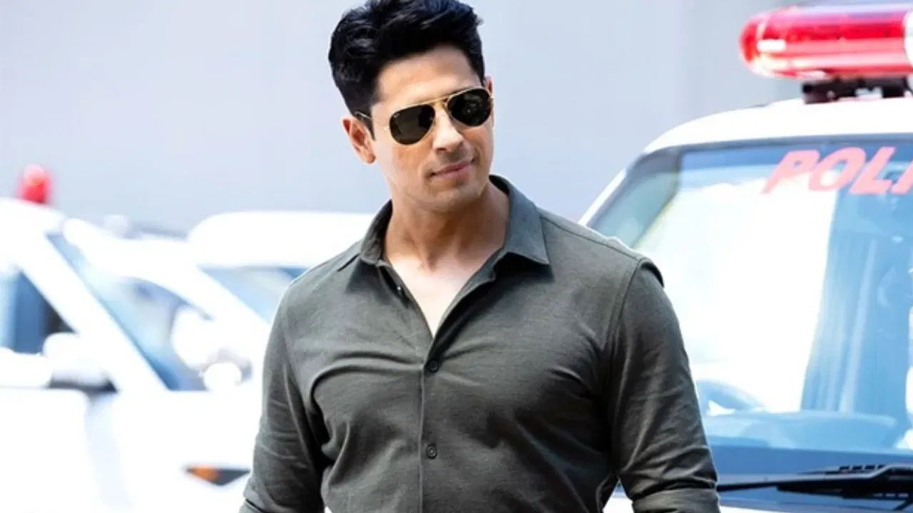 ইয়াৰ পিছত সিদ্ধাৰ্থই "মাই নেম ইজ খান" ছবিখনৰ কাম কৰে। ২০১০ চনত মুক্তি পোৱা এই ছবিখনৰ পৰিচালক আছিল কৰণ জোহৰ, আৰু সিদ্ধাৰ্থই কৰণক সহায় কৰিছিল।