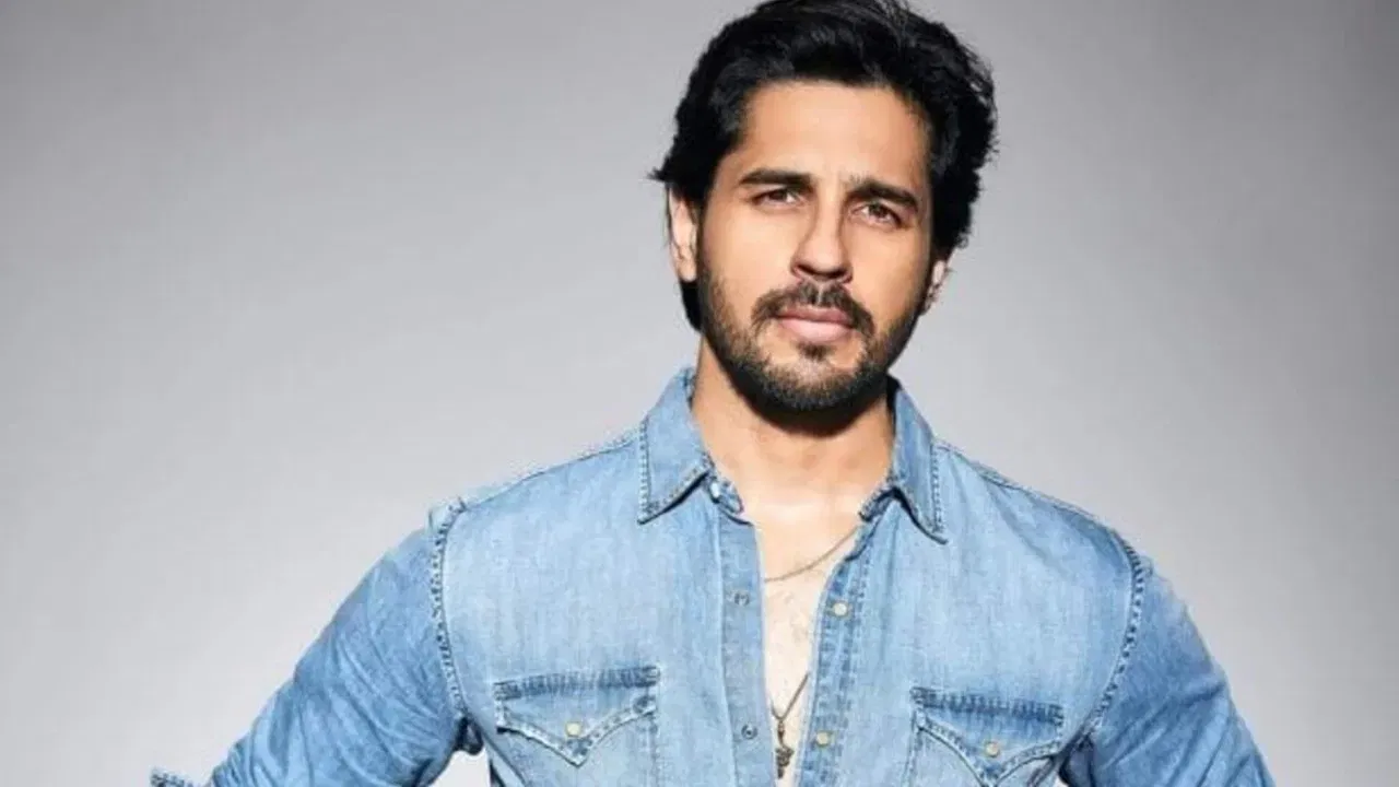 সিদ্ধাৰ্থ মলহোত্ৰাৰ অনুৰাগী বহুতে জানে যে তেওঁ প্ৰথম টিভি শ্ব' "ধৰতী কী বীৰ যোধা পৃথ্বীৰাজ চৌহান" (২০০৬)ত অভিনয় কৰিছিল, য'ত তেওঁ জয়চন্দৰ চৰিত্ৰত অভিনয় কৰিছিল।