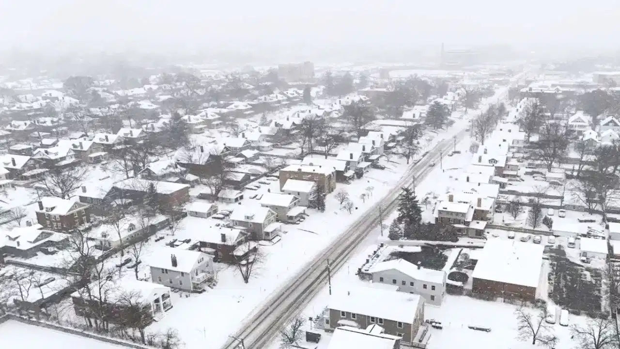 ১০ লাখ ঘৰত বিদ্যুৎ বিচ্ছিন্ন, ১০ হাজাৰ বিমান বাতিল... শীতৰ প্ৰকোপত বিধ্বস্ত আমেৰিকাৰ জনজীৱন ১০ লাখ ঘৰত বিদ্যুৎ বিচ্ছিন্ন, ১০ হাজাৰ বিমান বাতিল... শীতৰ প্ৰকোপত বিধ্বস্ত আমেৰিকাৰ জনজীৱন